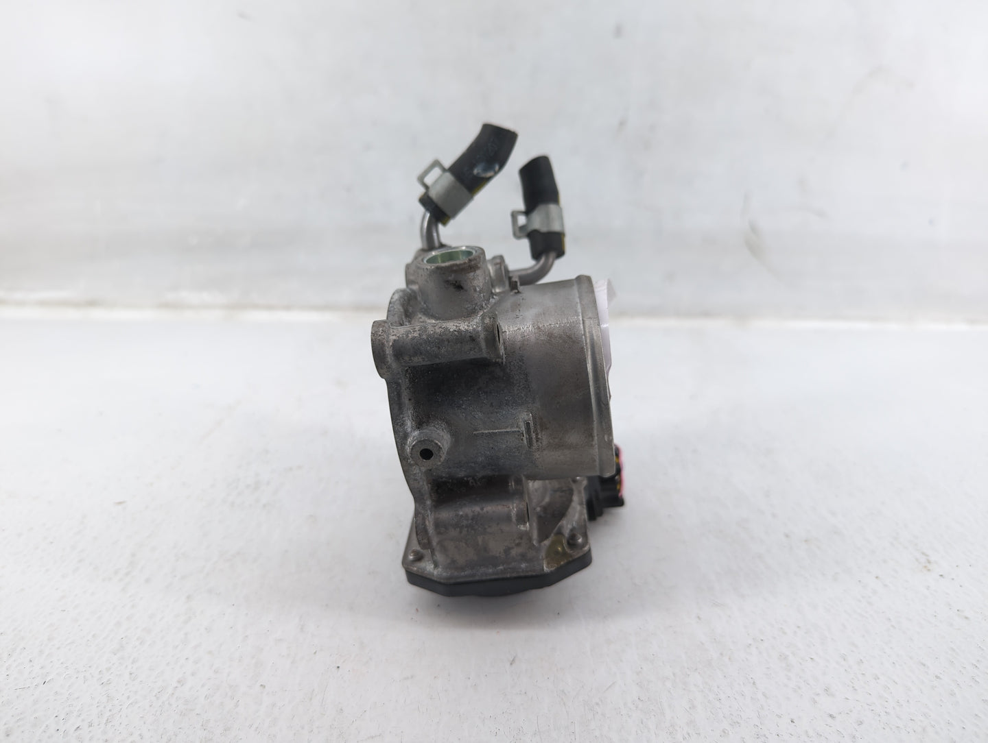 2014-2018 Kia Forte Throttle Body P/N:35100-2E000 Fits Fits 2011 2012 2013 2014 2015 2016 2017 2018 2019 2020 2021 OEM Used 