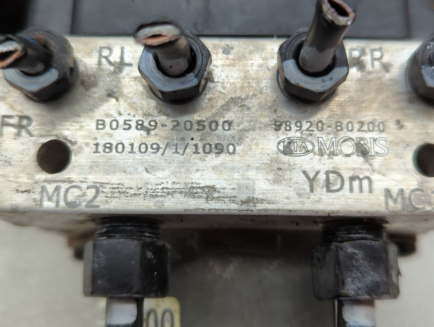2017-2018 Kia Forte ABS Pump Control Module Replacement P/N:58920-B0200 B0589-20500 Fits Fits 2017 2018 OEM Used Auto Parts 