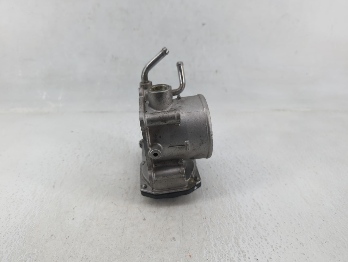 2014-2018 Kia Forte Throttle Body P/N:35100-2E000 Fits Fits 2011 2012 2013 2014 2015 2016 2017 2018 2019 2020 2021 OEM Used 