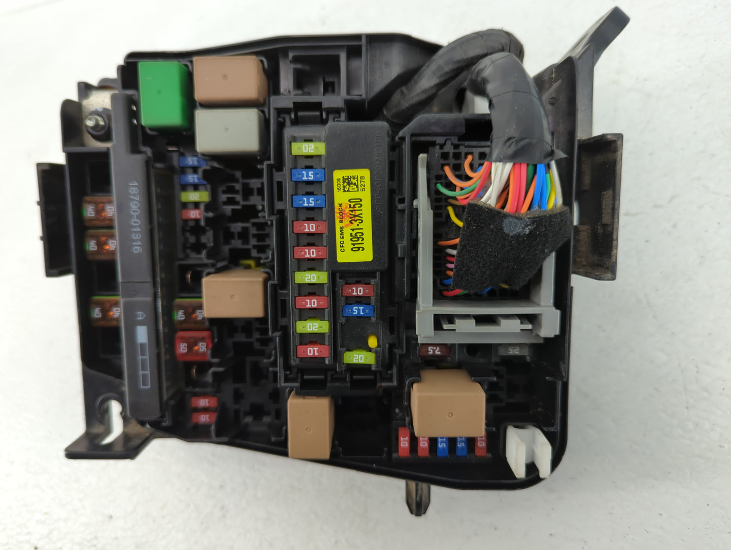 2017-2018 Kia Forte Fusebox Fuse Box Panel Relay Module P/N:91218 B0400 Fits Fits 2017 2018 OEM Used Auto Parts - Oemusedaut