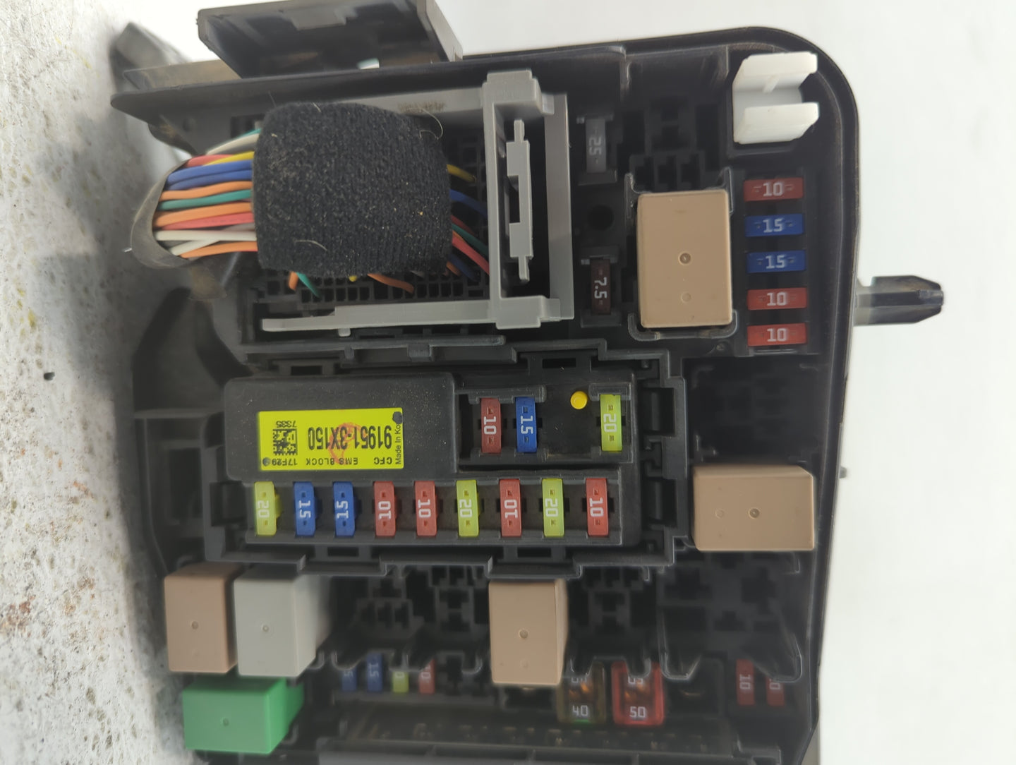 2017-2018 Kia Forte Fusebox Fuse Box Panel Relay Module P/N:1707192746 91950-3X510 Fits Fits 2017 2018 OEM Used Auto Parts -