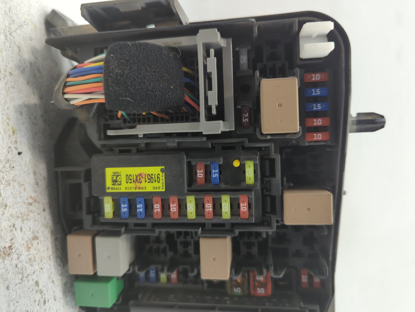 2017-2018 Kia Forte Fusebox Fuse Box Panel Relay Module P/N:1707192746 91950-3X510 Fits Fits 2017 2018 OEM Used Auto Parts -