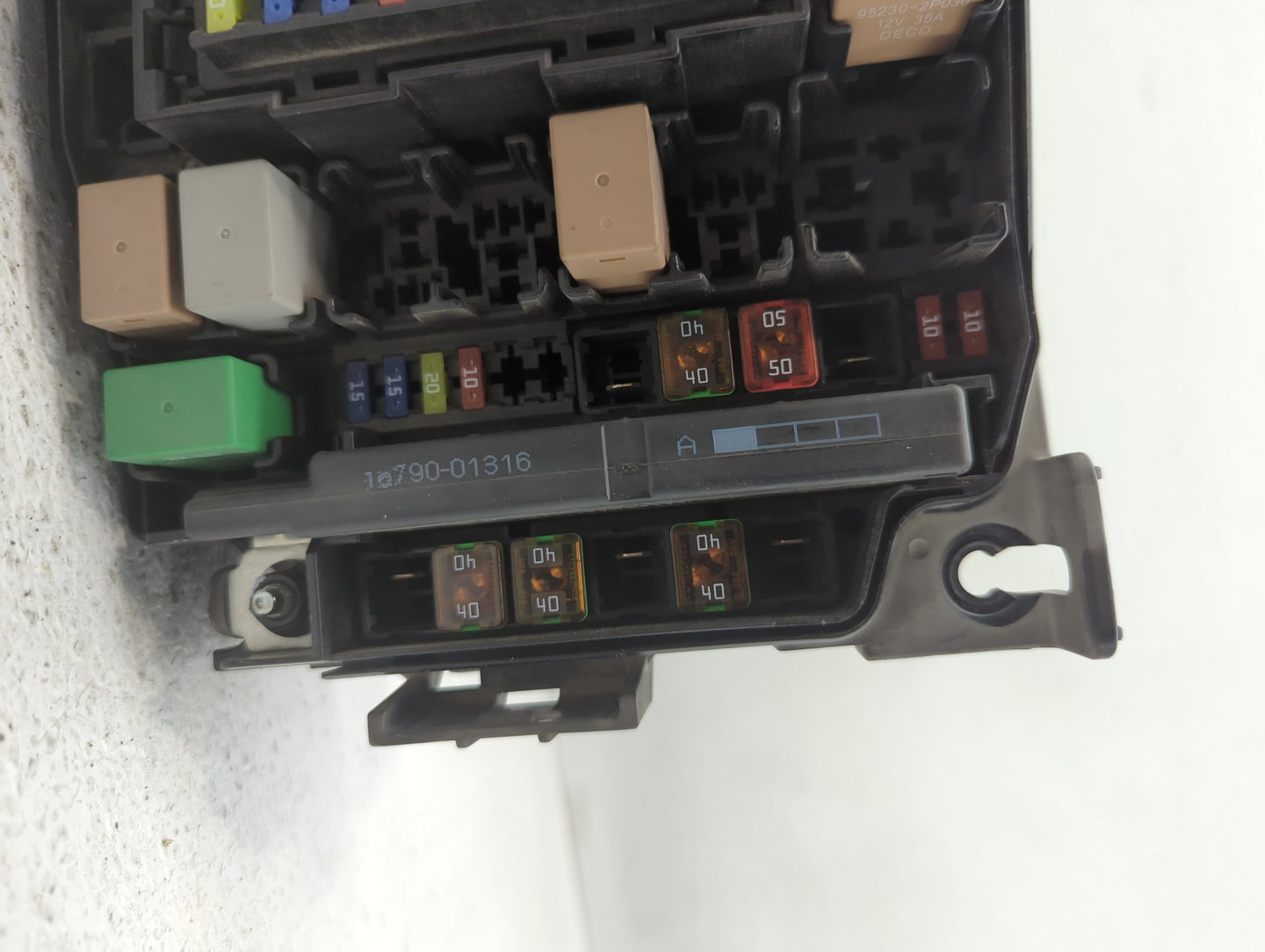 2017-2018 Kia Forte Fusebox Fuse Box Panel Relay Module P/N:1707192746 91950-3X510 Fits Fits 2017 2018 OEM Used Auto Parts -