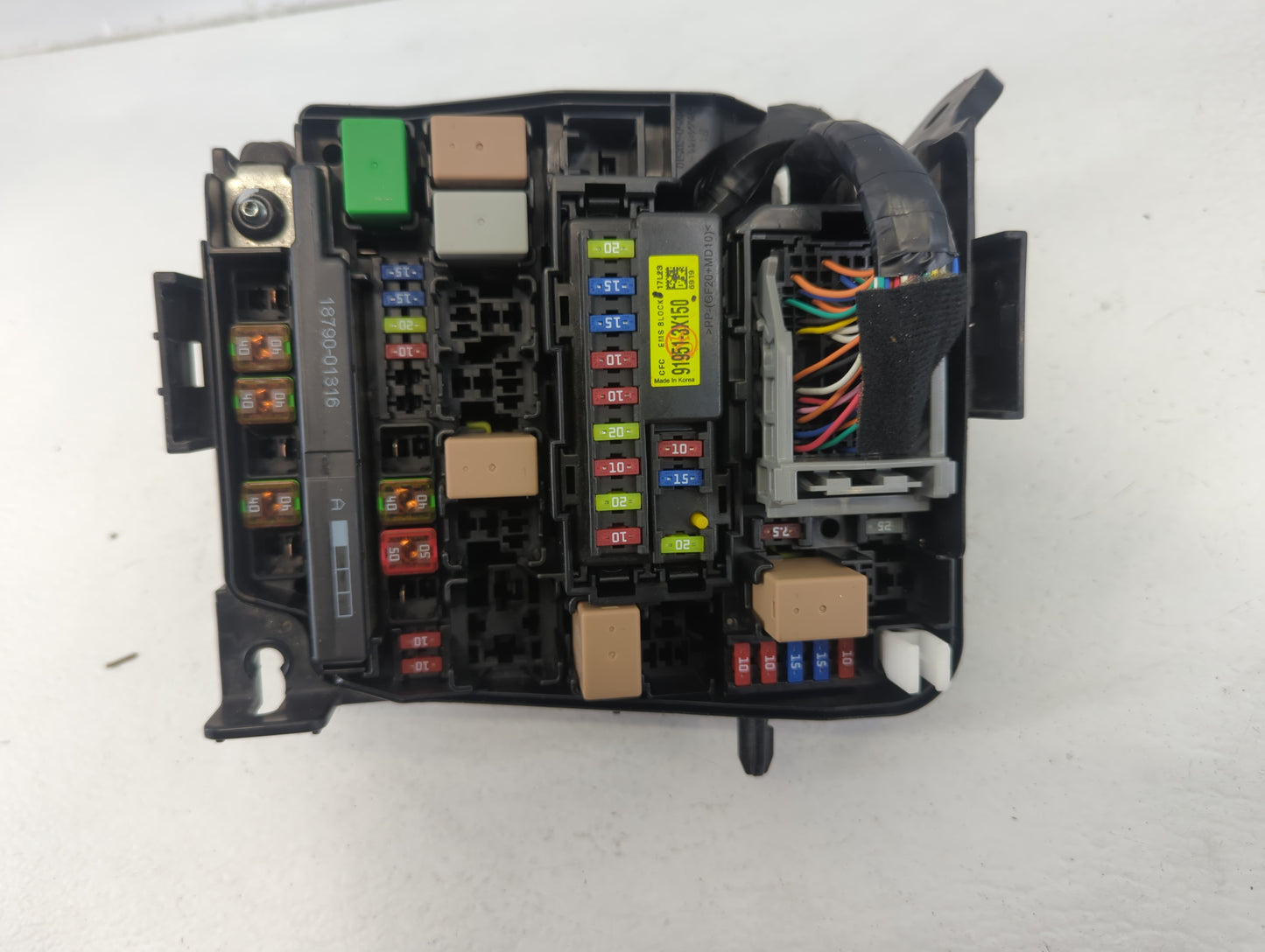 2017-2018 Kia Forte Fusebox Fuse Box Panel Relay Module P/N:91218 B0400 Fits Fits 2017 2018 OEM Used Auto Parts - Oemusedaut