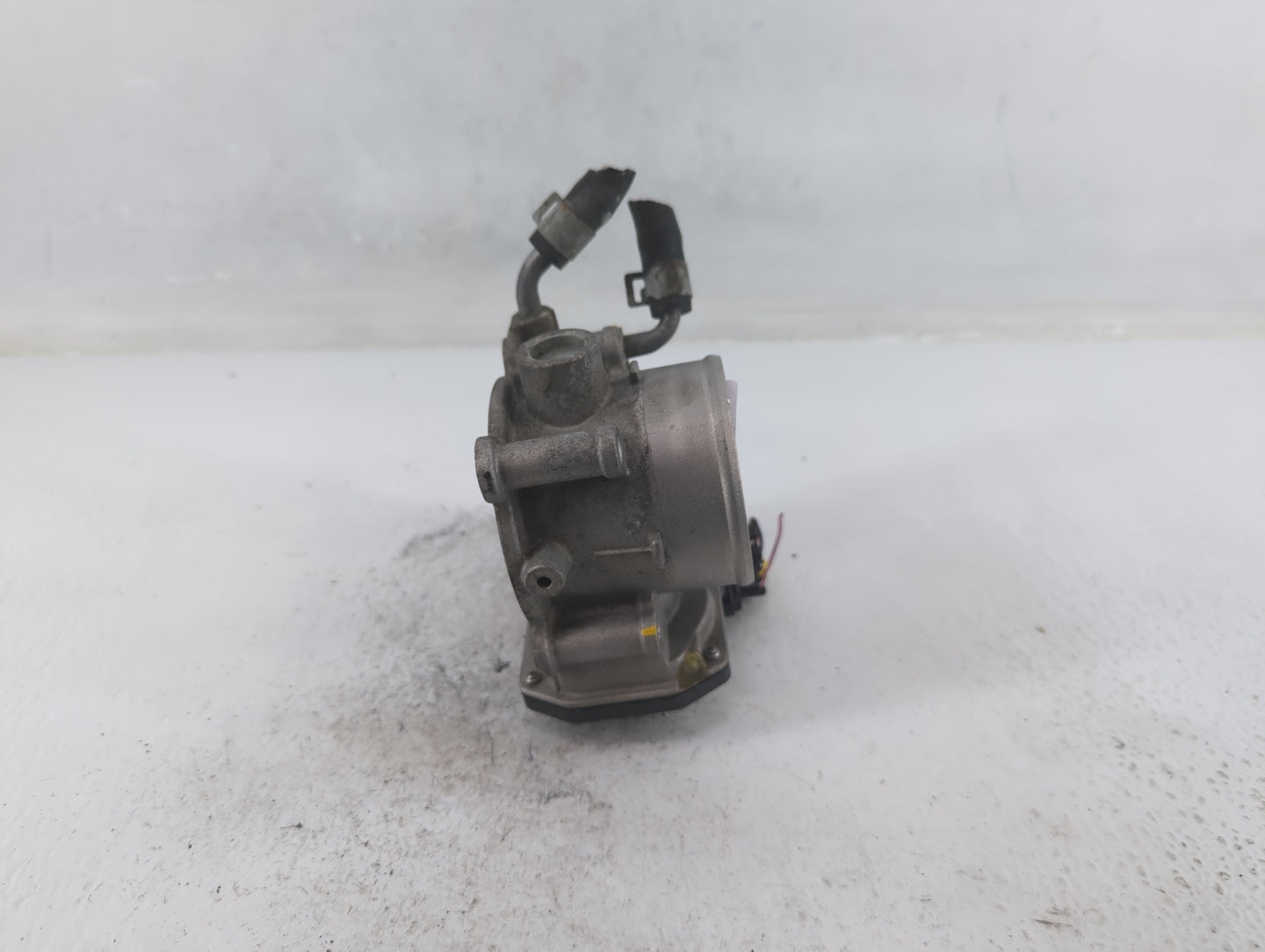 2014-2018 Kia Forte Throttle Body P/N:35100-2E000 Fits Fits 2011 2012 2013 2014 2015 2016 2017 2018 2019 2020 2021 OEM Used 