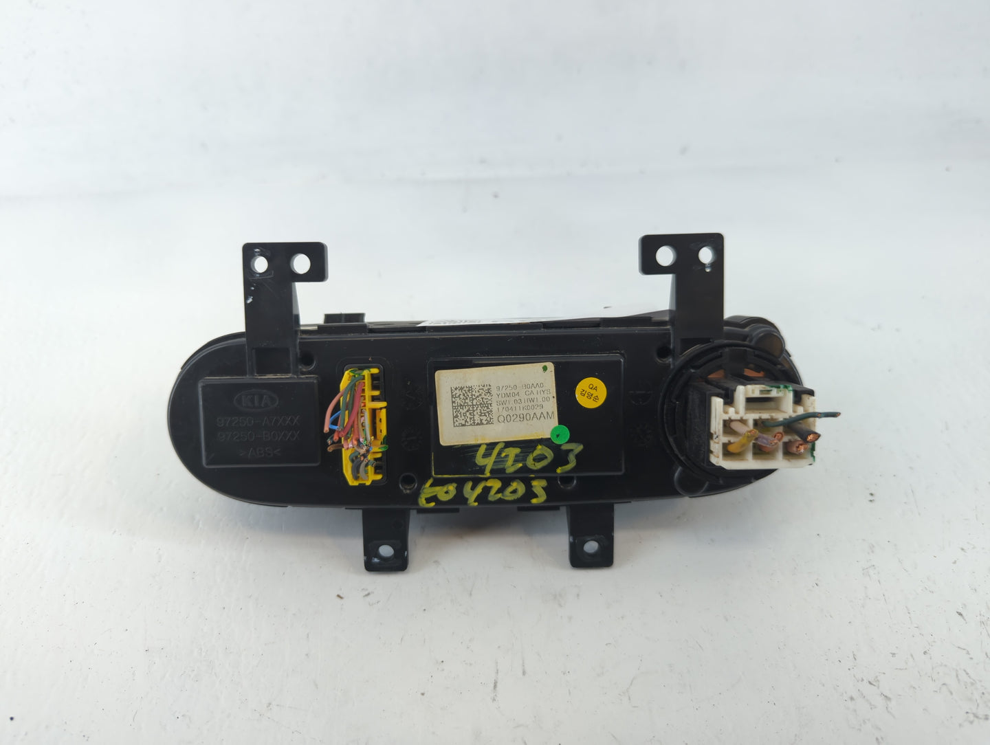 2017-2018 Kia Forte Climate Control Module Temperature AC/Heater Replacement P/N:97250 B0AA0 Fits Fits 2017 2018 OEM Used Au