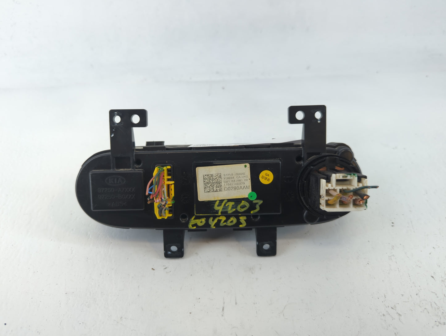 2017-2018 Kia Forte Climate Control Module Temperature AC/Heater Replacement P/N:97250 B0AA0 Fits Fits 2017 2018 OEM Used Au
