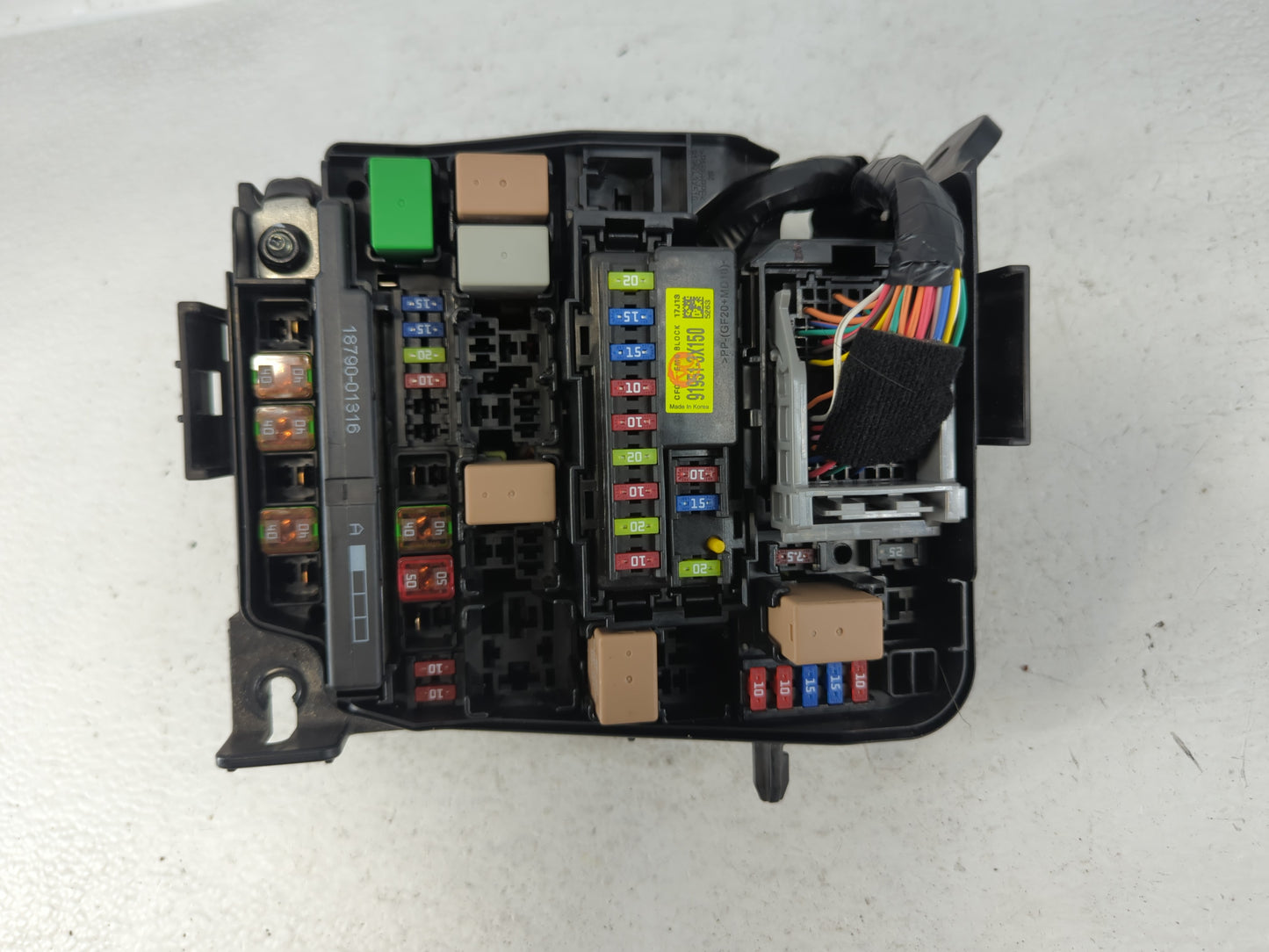 2017-2018 Kia Forte Fusebox Fuse Box Panel Relay Module P/N:4217C01044 91218 B0400 Fits Fits 2017 2018 OEM Used Auto Parts -
