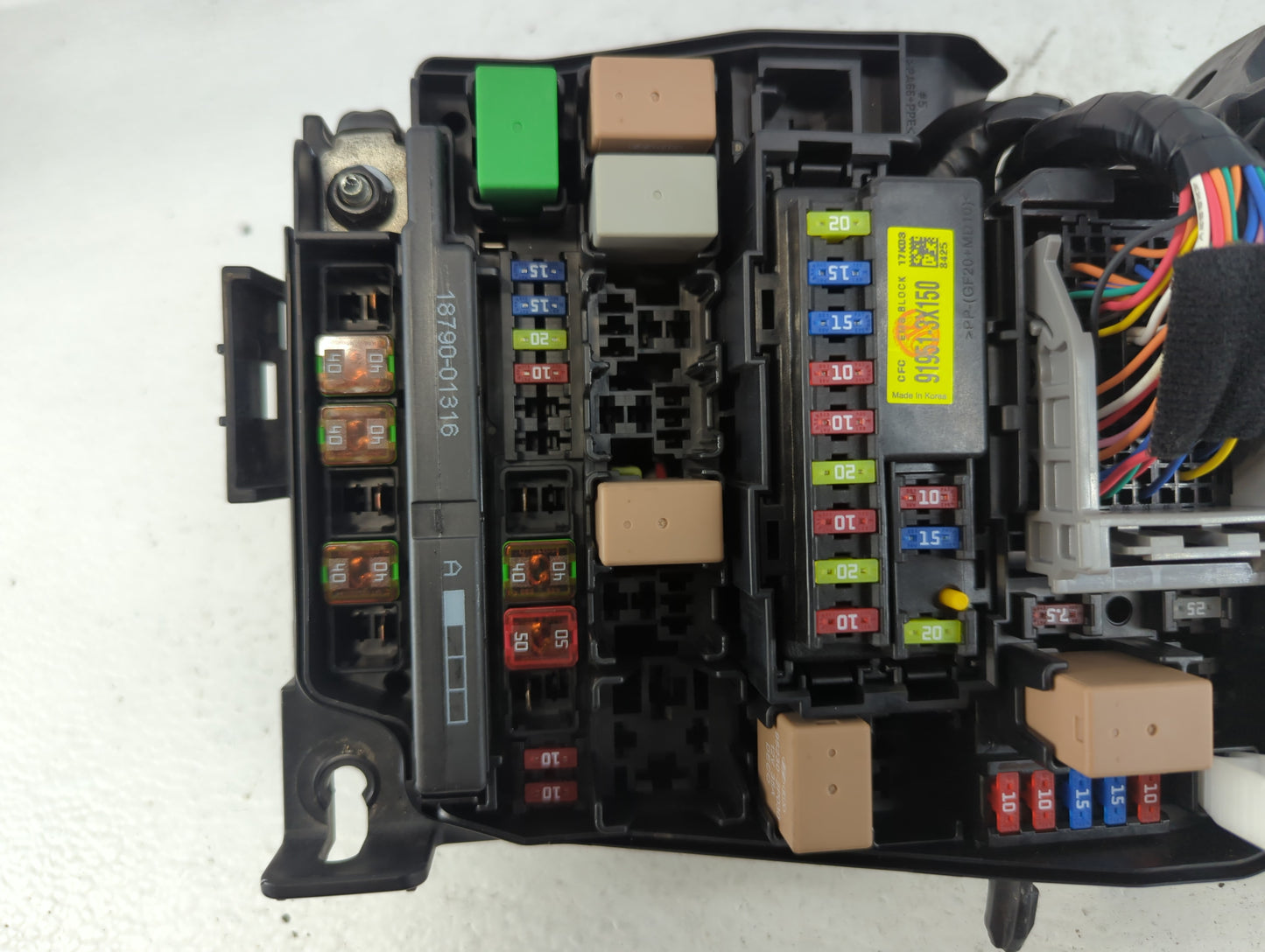 2017-2018 Kia Forte Fusebox Fuse Box Panel Relay Module P/N:4217C01044 91218 B0400 Fits Fits 2017 2018 OEM Used Auto Parts -