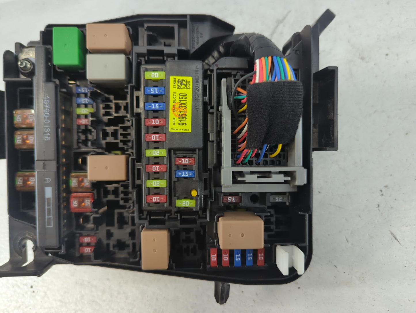 2017-2018 Kia Forte Fusebox Fuse Box Panel Relay Module P/N:4217C01044 91218 B0400 Fits Fits 2017 2018 OEM Used Auto Parts -