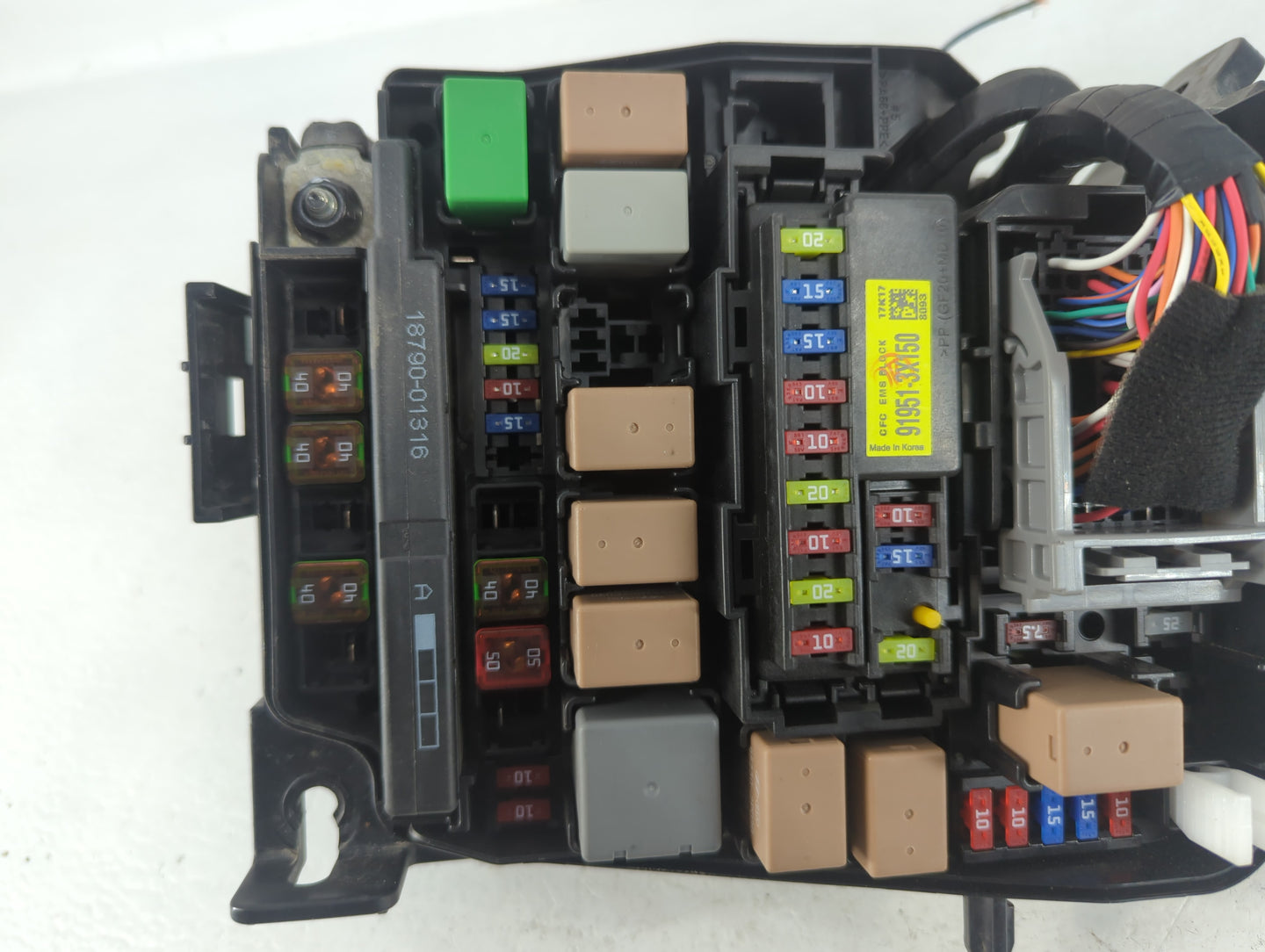 2017-2018 Kia Forte Fusebox Fuse Box Panel Relay Module P/N:91221 B0060 Fits Fits 2017 2018 OEM Used Auto Parts - Oemusedaut