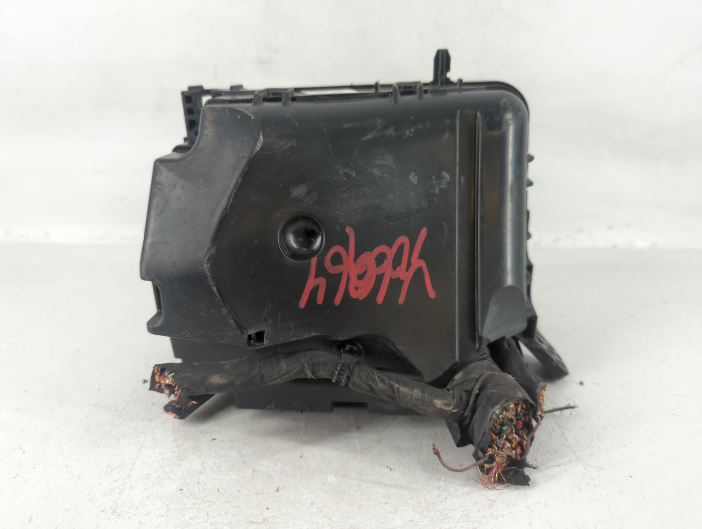 2017-2018 Kia Forte Fusebox Fuse Box Panel Relay Module P/N:91221 B0060 Fits Fits 2017 2018 OEM Used Auto Parts - Oemusedaut