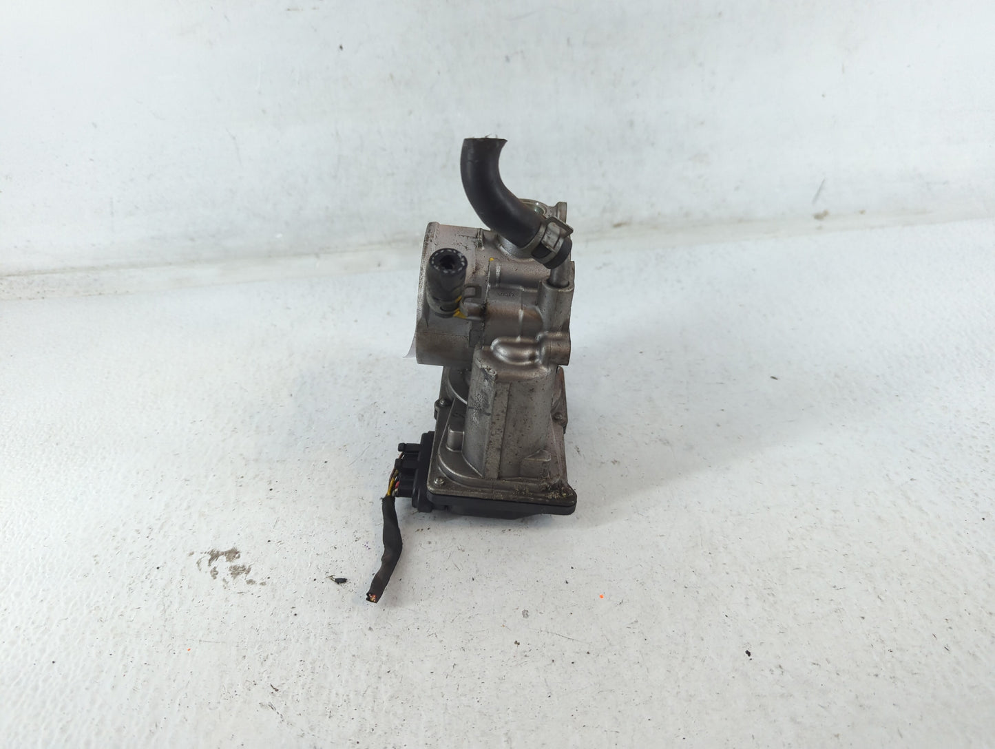 2014-2018 Kia Forte Throttle Body P/N:35100-2E000 Fits Fits 2011 2012 2013 2014 2015 2016 2017 2018 2019 2020 2021 OEM Used 