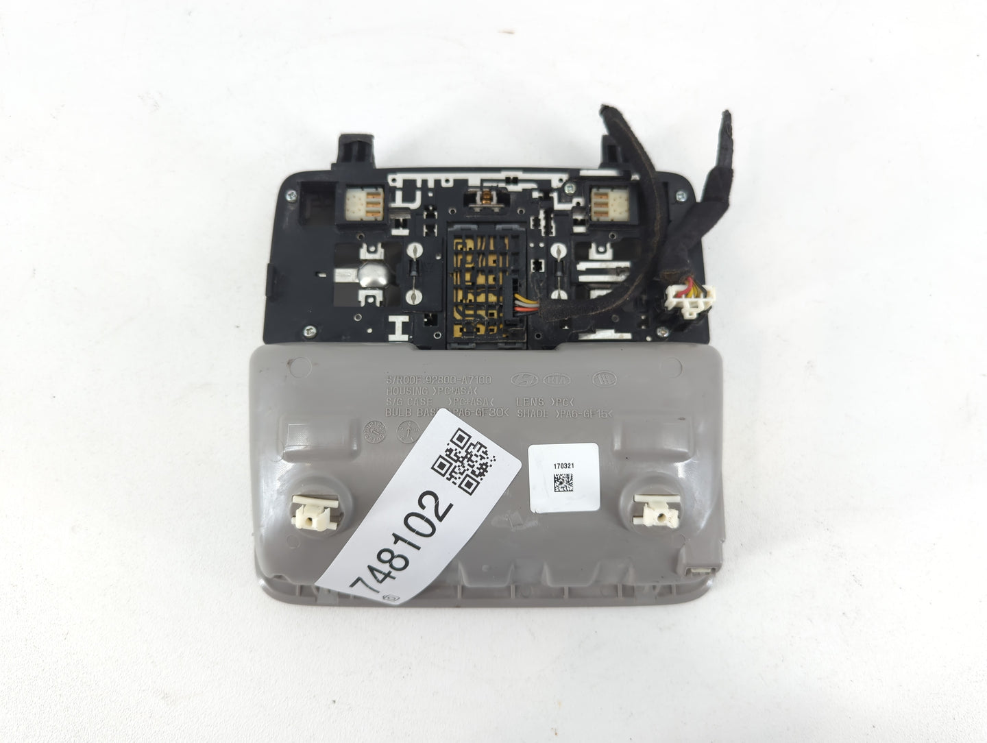 2014-2018 Kia Forte Overhead Roof Console 748102 - Oemusedautoparts1.com