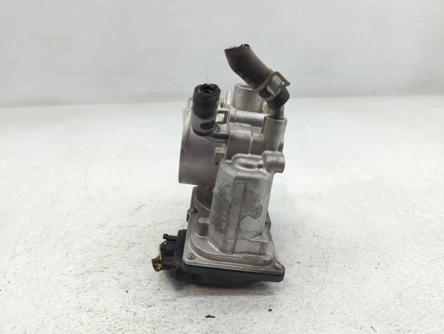 2014-2018 Kia Forte Throttle Body P/N:35100-2E000 Fits Fits 2011 2012 2013 2014 2015 2016 2017 2018 2019 2020 2021 OEM Used 