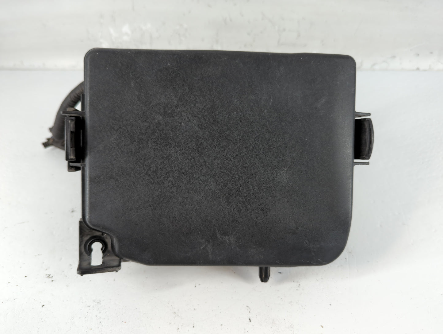 2017-2018 Kia Forte Fusebox Fuse Box Panel Relay Module P/N:91221 B0110 Fits Fits 2017 2018 OEM Used Auto Parts - Oemusedaut