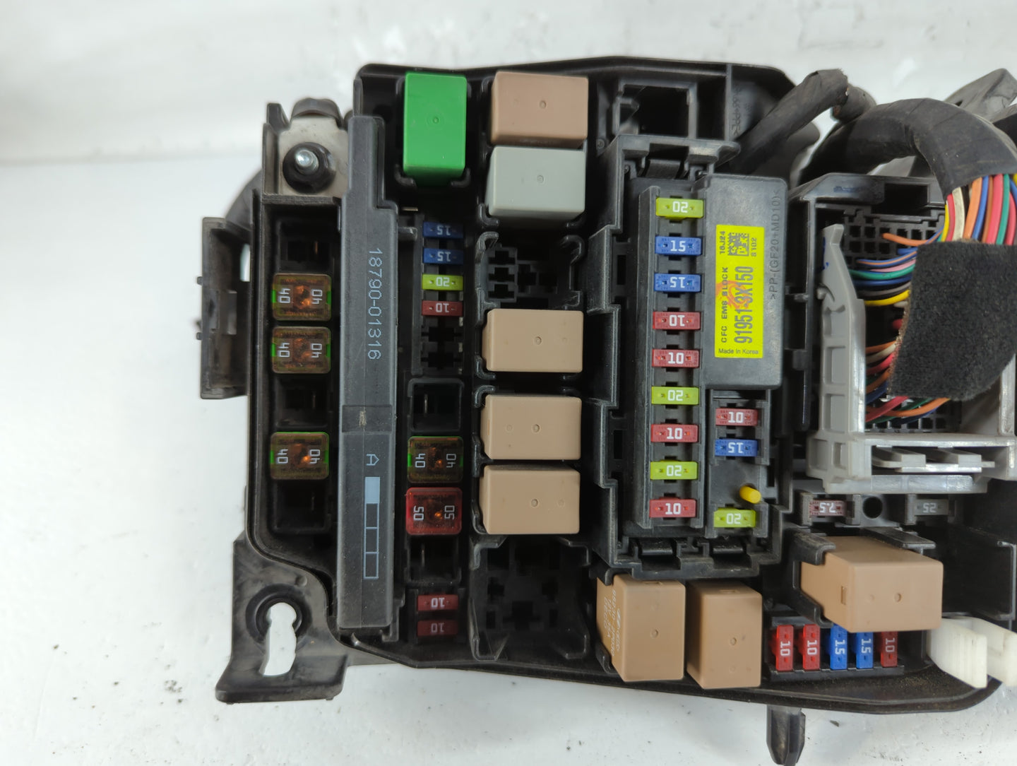 2017-2018 Kia Forte Fusebox Fuse Box Panel Relay Module P/N:91221 B0110 Fits Fits 2017 2018 OEM Used Auto Parts - Oemusedaut