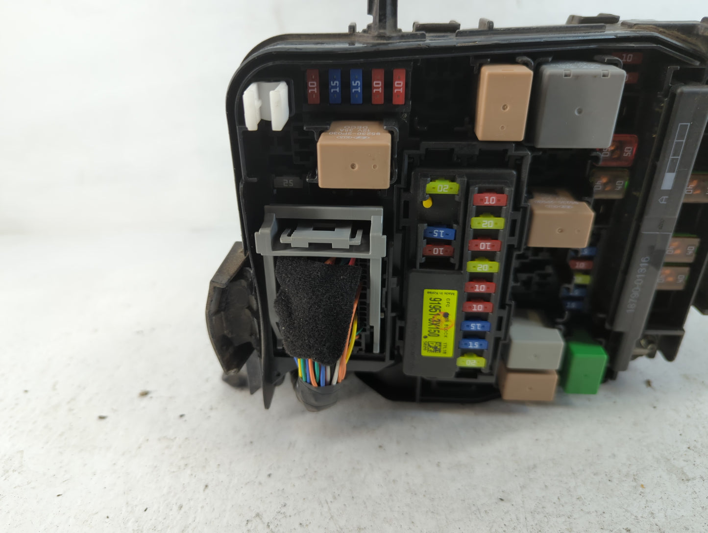 2017-2018 Kia Forte Fusebox Fuse Box Panel Relay Module P/N:1801300962 91950-3X510 Fits Fits 2017 2018 OEM Used Auto Parts -