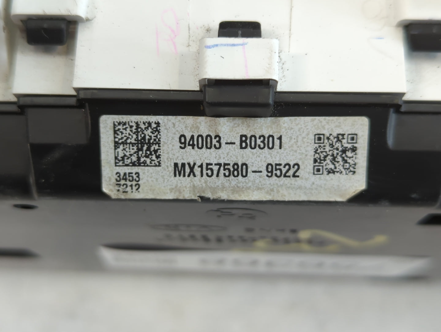 2017-2018 Kia Forte Instrument Cluster Speedometer Gauges P/N:94003-B0301 94003-B0300 Fits Fits 2017 2018 OEM Used Auto Part