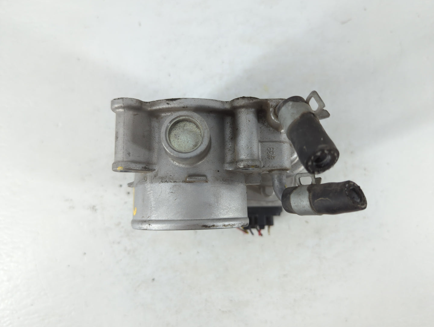 2017-2022 Kia Forte Throttle Body P/N:35100-2E000 Fits Fits 2015 2016 2017 2018 2019 2020 2021 2022 OEM Used Auto Parts - Oe