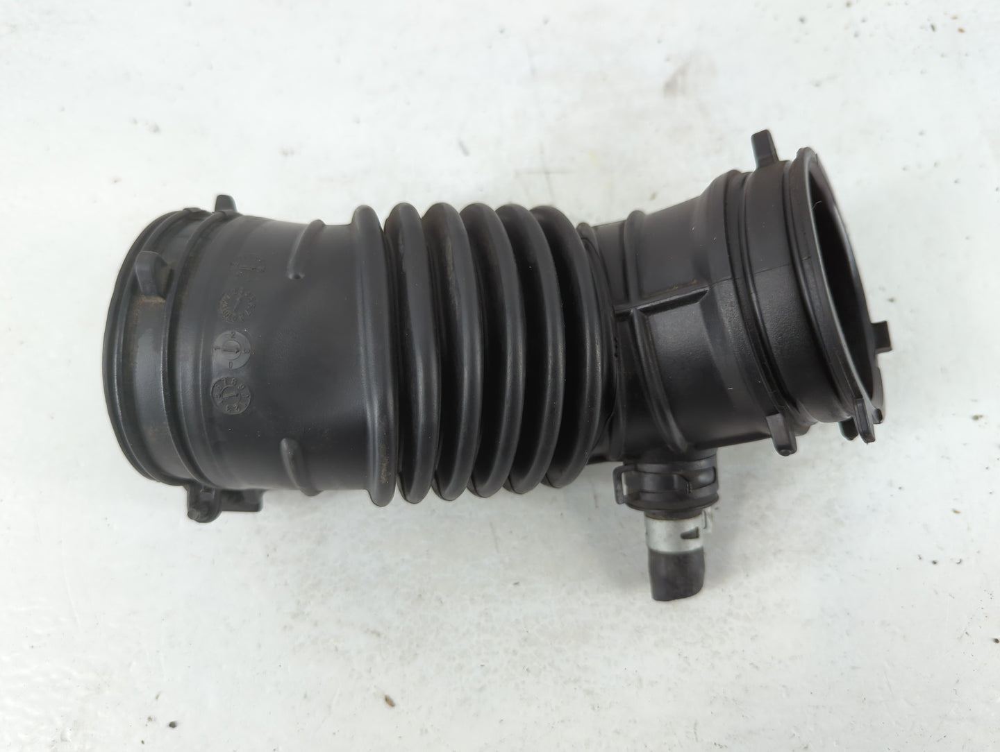 2018 Kia Forte Air Cleaner Intake Duct Hose Tube - Oemusedautoparts1.com