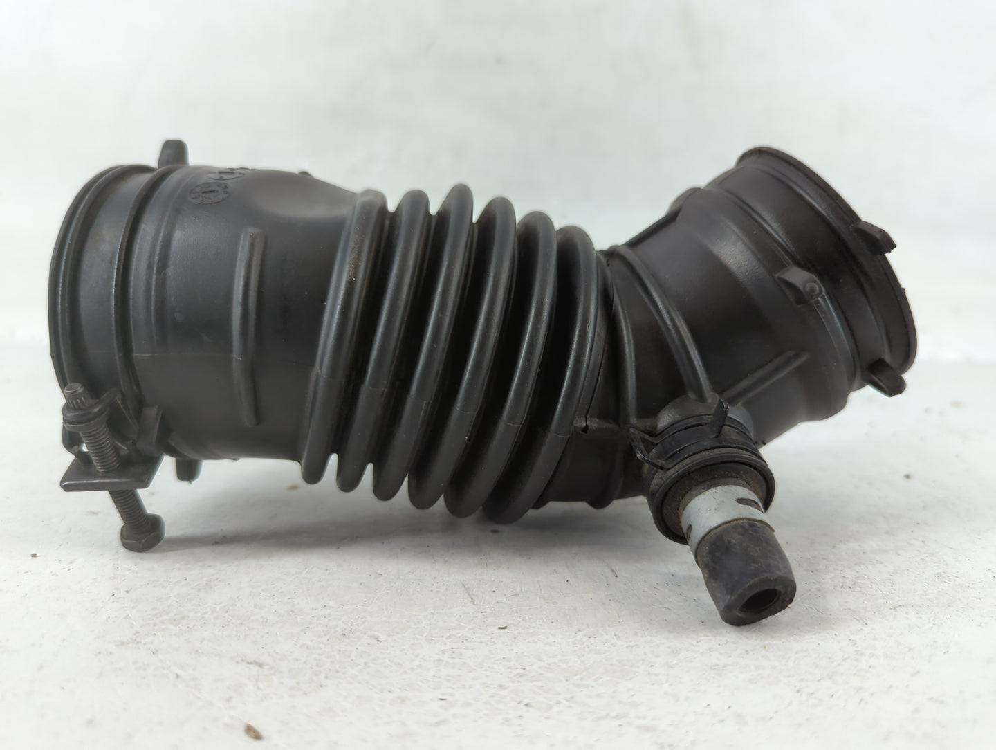 2018 Kia Forte Air Cleaner Intake Duct Hose Tube - Oemusedautoparts1.com