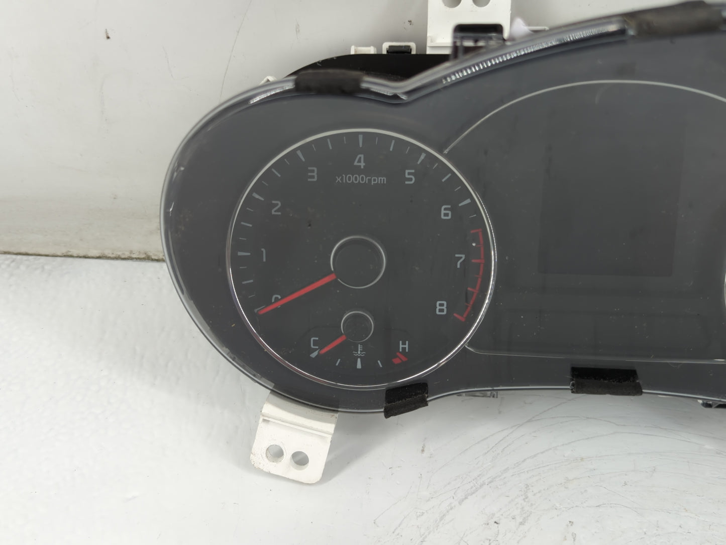 2017-2018 Kia Forte Instrument Cluster Speedometer Gauges P/N:94003-B0301 Fits Fits 2017 2018 OEM Used Auto Parts - Oemuseda