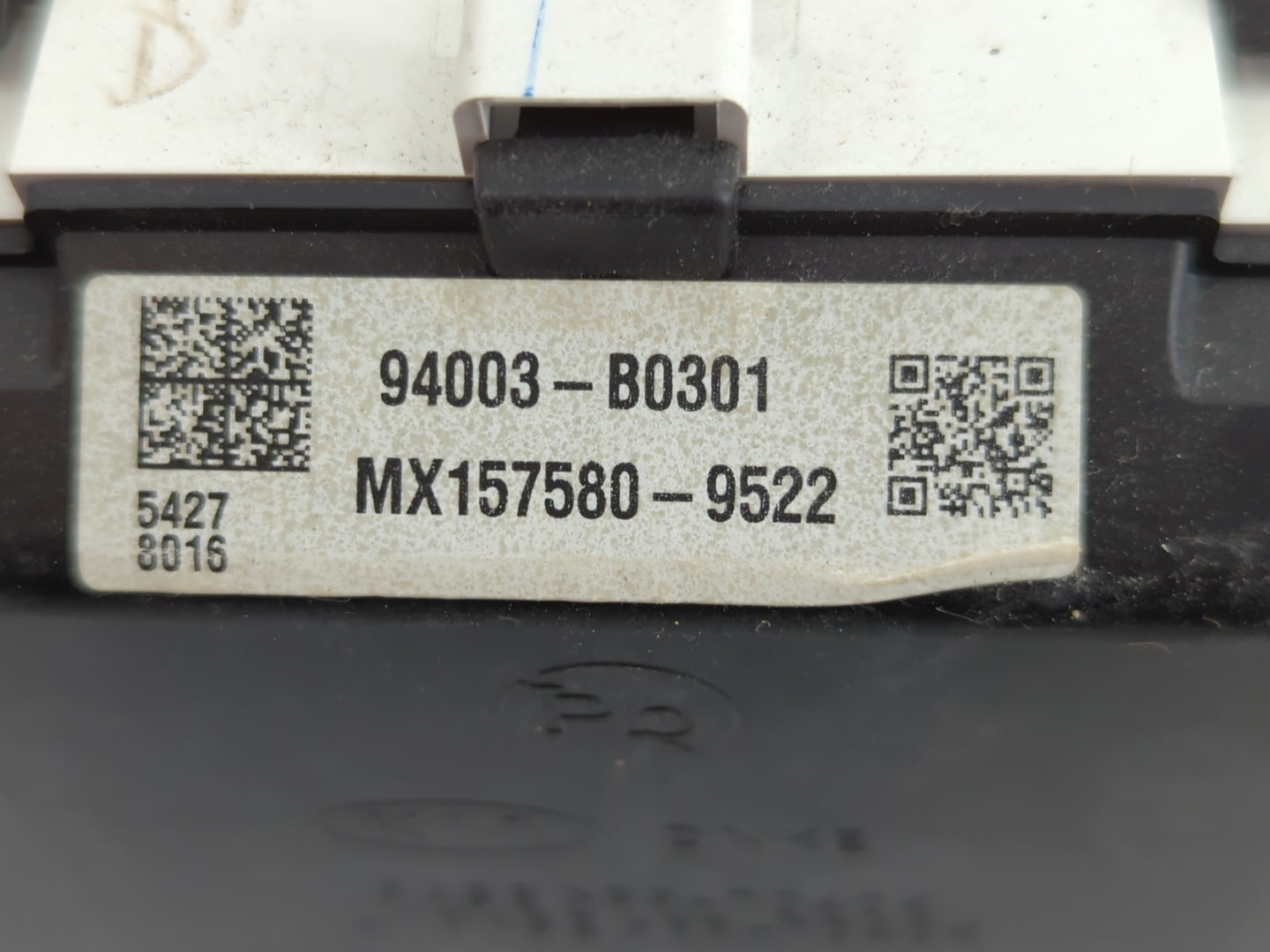 2017-2018 Kia Forte Instrument Cluster Speedometer Gauges P/N:94003-B0301 Fits Fits 2017 2018 OEM Used Auto Parts - Oemuseda