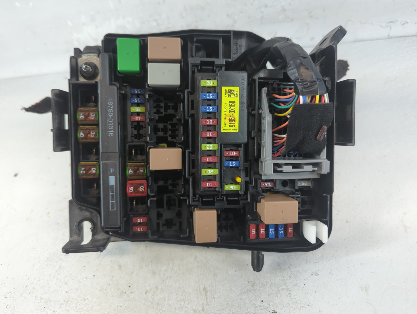 2017-2018 Kia Forte Fusebox Fuse Box Panel Relay Module P/N:91218 B0400 Fits Fits 2017 2018 OEM Used Auto Parts - Oemusedaut