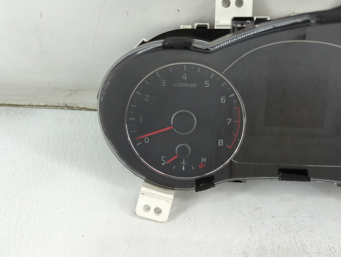 2017-2018 Kia Forte Instrument Cluster Speedometer Gauges P/N:94003-B0301 Fits Fits 2017 2018 OEM Used Auto Parts - Oemuseda