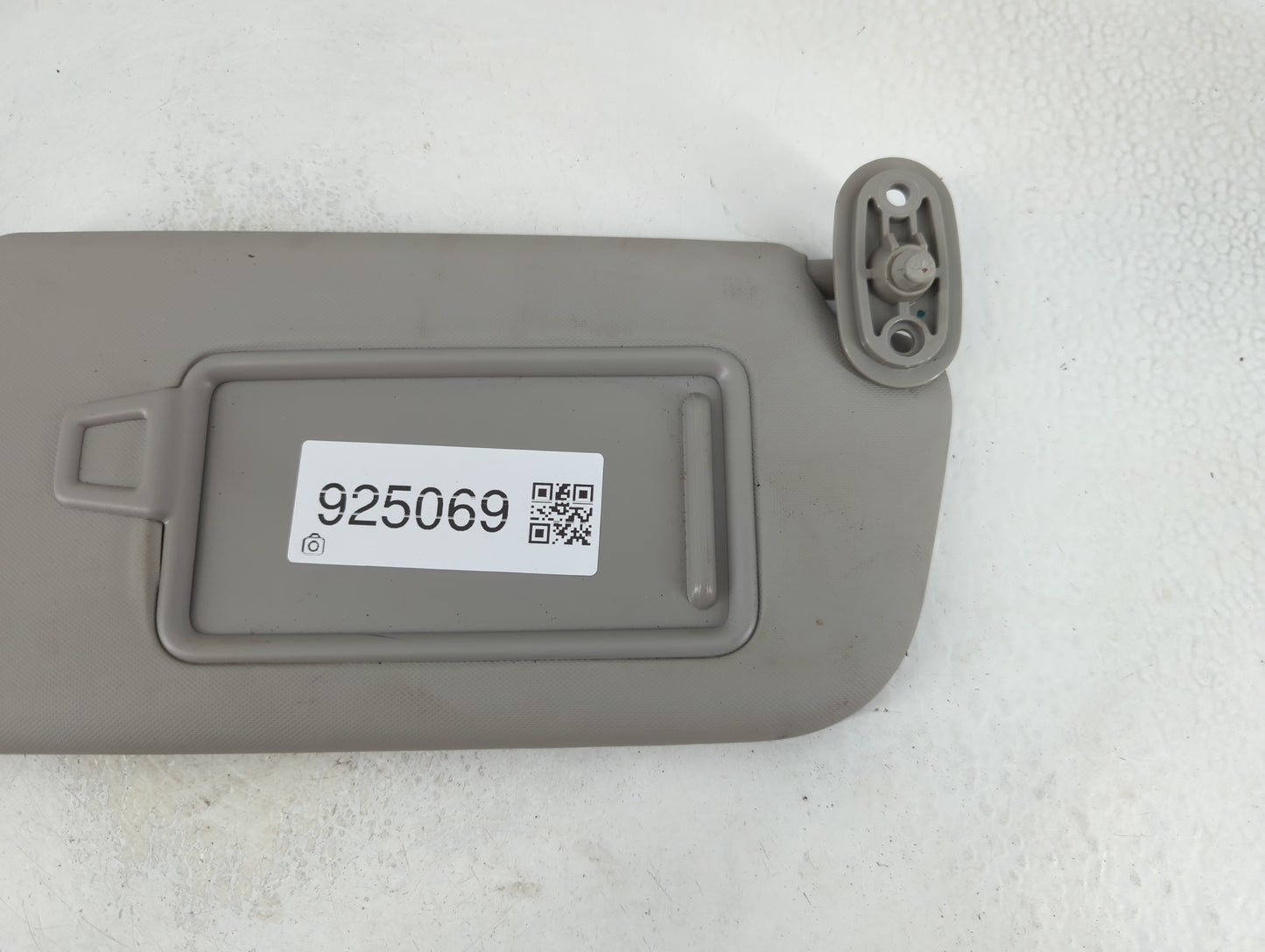 2017-2018 Kia Forte Sun Visor Shade Replacement Passenger Right Mirror Fits Fits 2017 2018 OEM Used Auto Parts - Oemusedauto