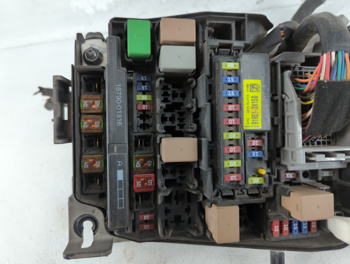 2017-2018 Kia Forte Fusebox Fuse Box Panel Relay Module P/N:1710101943 91950-3X510 Fits Fits 2017 2018 OEM Used Auto Parts -