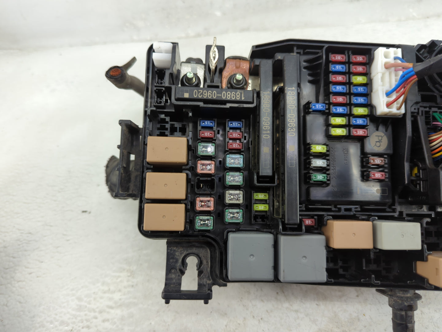 2017-2019 Kia Niro Fusebox Fuse Box Panel Relay Module P/N:91203-F2200 Fits Fits 2017 2018 2019 OEM Used Auto Parts - Oemuse