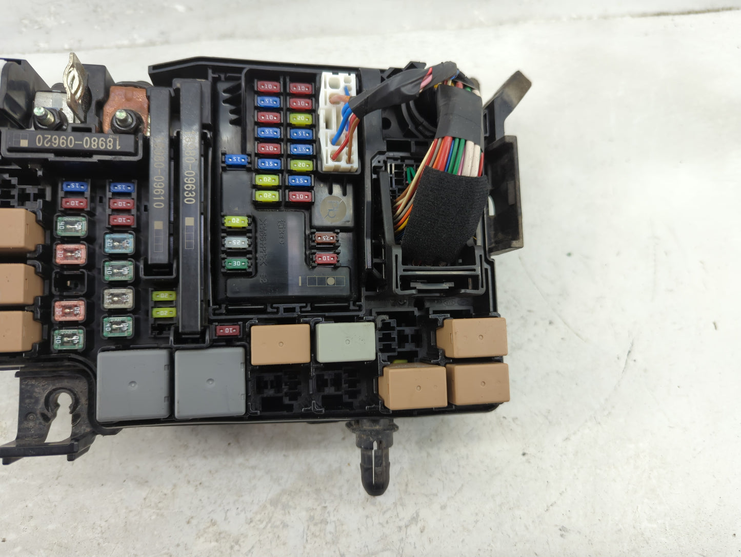 2017-2019 Kia Niro Fusebox Fuse Box Panel Relay Module P/N:91203-F2200 Fits Fits 2017 2018 2019 OEM Used Auto Parts - Oemuse