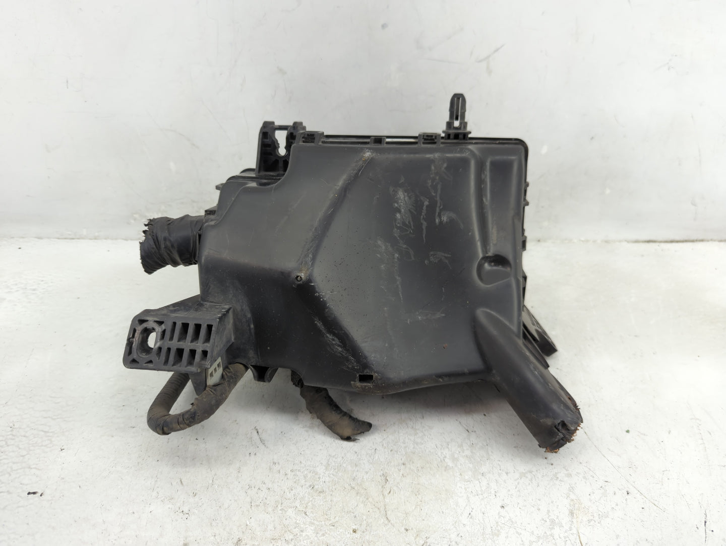 2017-2019 Kia Niro Fusebox Fuse Box Panel Relay Module P/N:91203-F2200 Fits Fits 2017 2018 2019 OEM Used Auto Parts - Oemuse