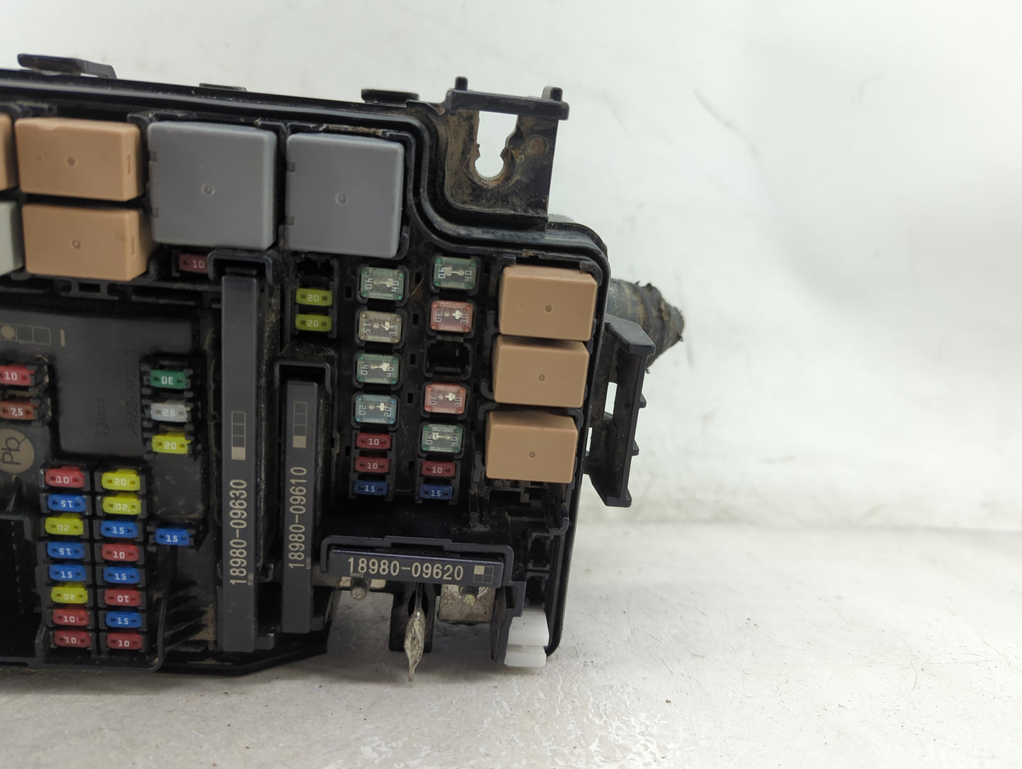 2017-2019 Kia Niro Fusebox Fuse Box Panel Relay Module Fits Fits 2017 2018 2019 OEM Used Auto Parts - Oemusedautoparts1.com