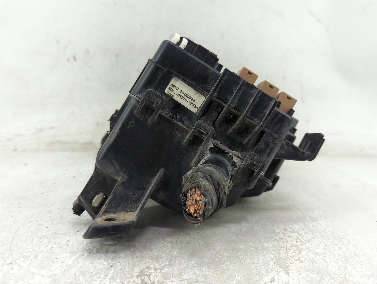 2017-2019 Kia Niro Fusebox Fuse Box Panel Relay Module Fits Fits 2017 2018 2019 OEM Used Auto Parts - Oemusedautoparts1.com