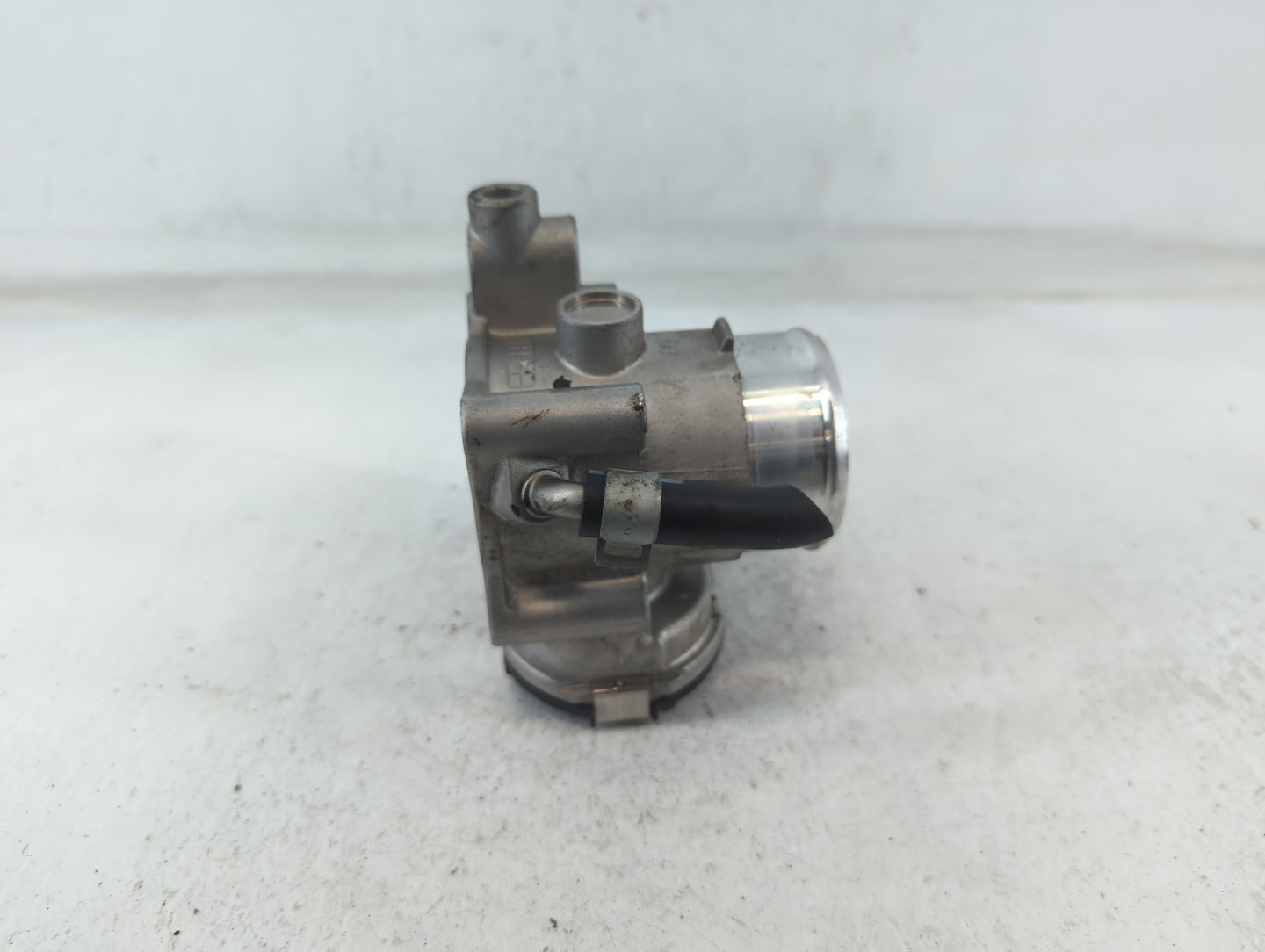 2017-2020 Kia Niro Throttle Body P/N:35100-03HA0 Fits Fits 2017 2018 2019 2020 2021 2022 OEM Used Auto Parts - Oemusedautopa