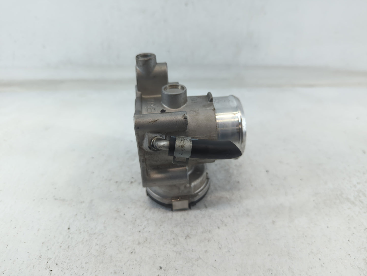 2017-2020 Kia Niro Throttle Body P/N:35100-03HA0 Fits Fits 2017 2018 2019 2020 2021 2022 OEM Used Auto Parts - Oemusedautopa