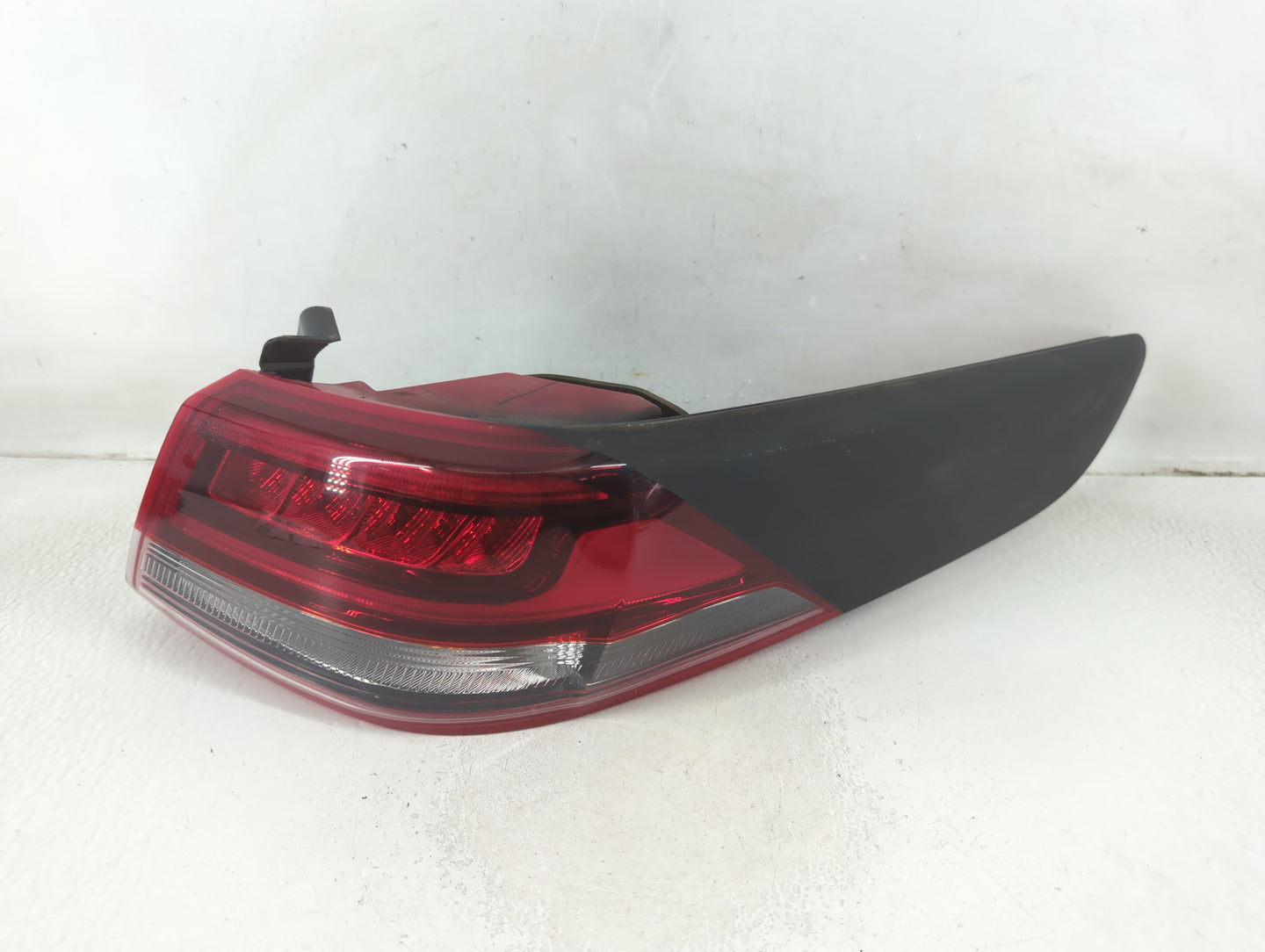 2016-2019 Kia Optima Tail Light Assembly Passenger Right OEM Fits Fits 2016 2017 2018 2019 OEM Used Auto Parts - Oemusedauto