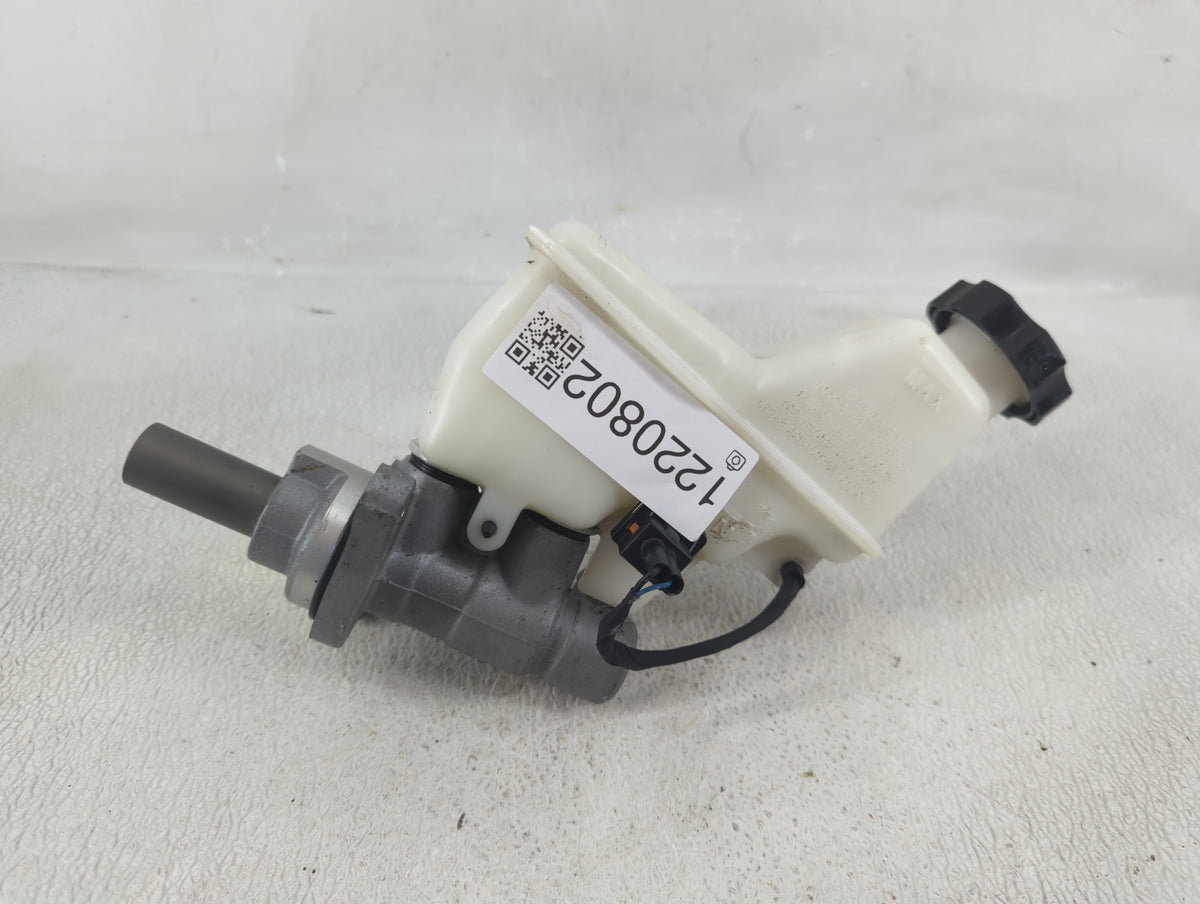 2016-2020 Kia Optima Brake Master Cylinder 1220802 - Oemusedautoparts1.com