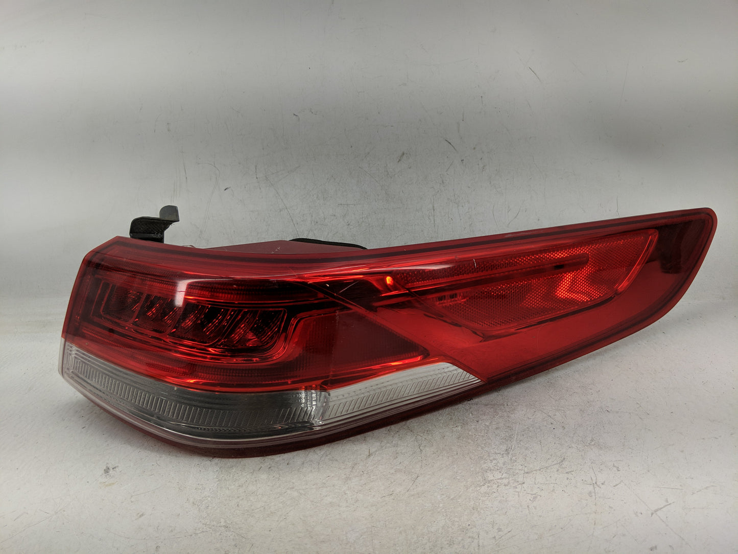2016-2019 Kia Optima Tail Light Assembly Passenger Right OEM Fits Fits 2016 2017 2018 2019 OEM Used Auto Parts - Oemusedauto