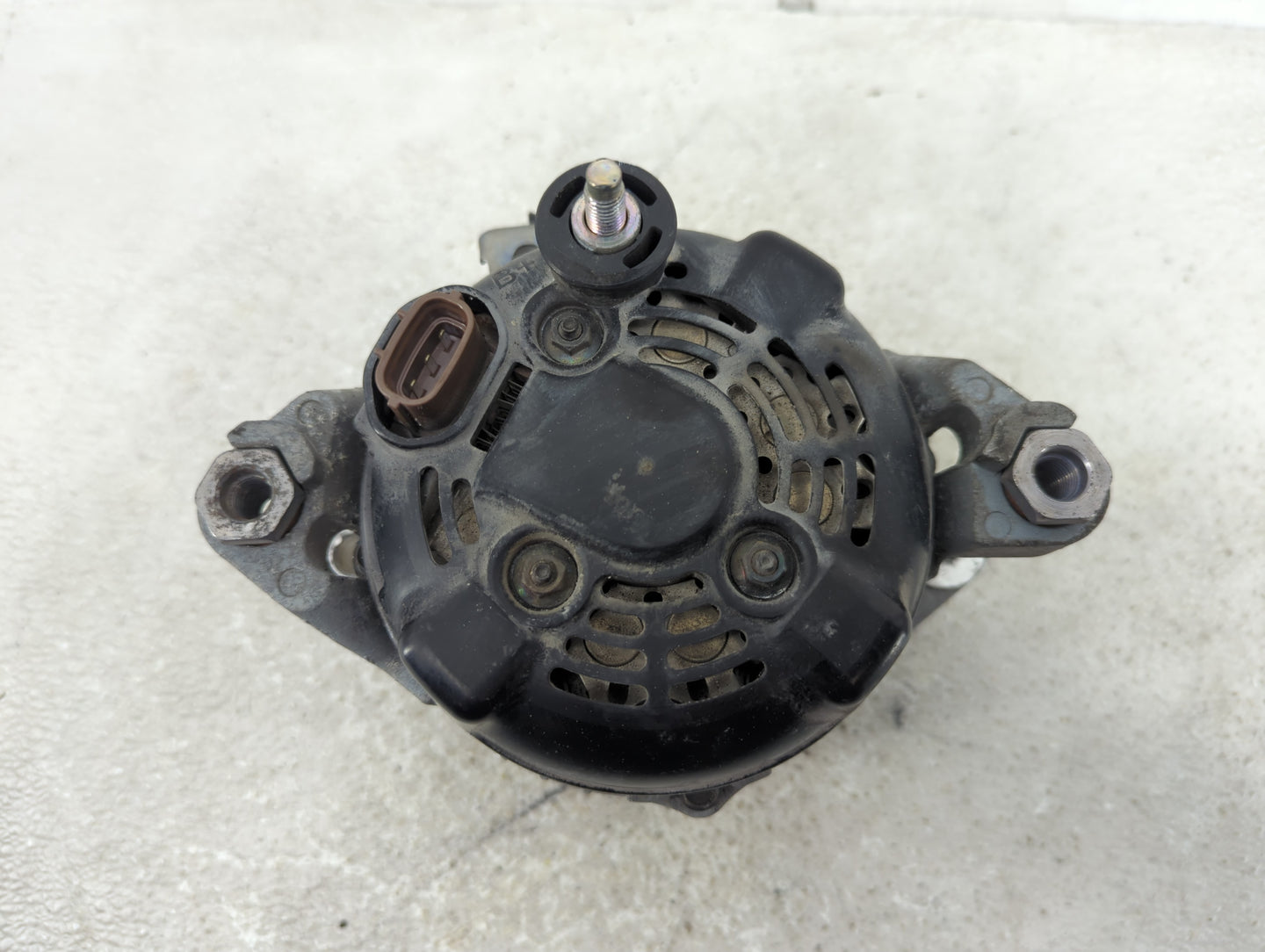 2016-2020 Kia Optima Alternator Replacement Generator Charging Assembly Engine OEM P/N:37300-2G061 Fits OEM Used Auto Parts 