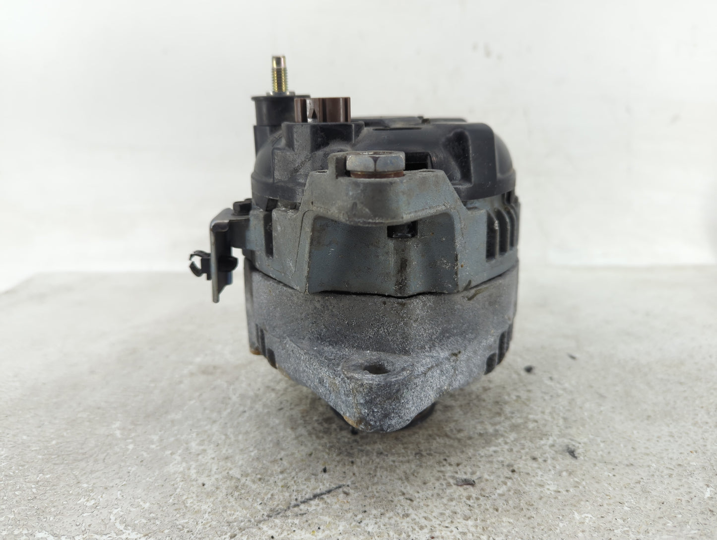 2016-2020 Kia Optima Alternator Replacement Generator Charging Assembly Engine OEM P/N:37300-2G061 Fits OEM Used Auto Parts 