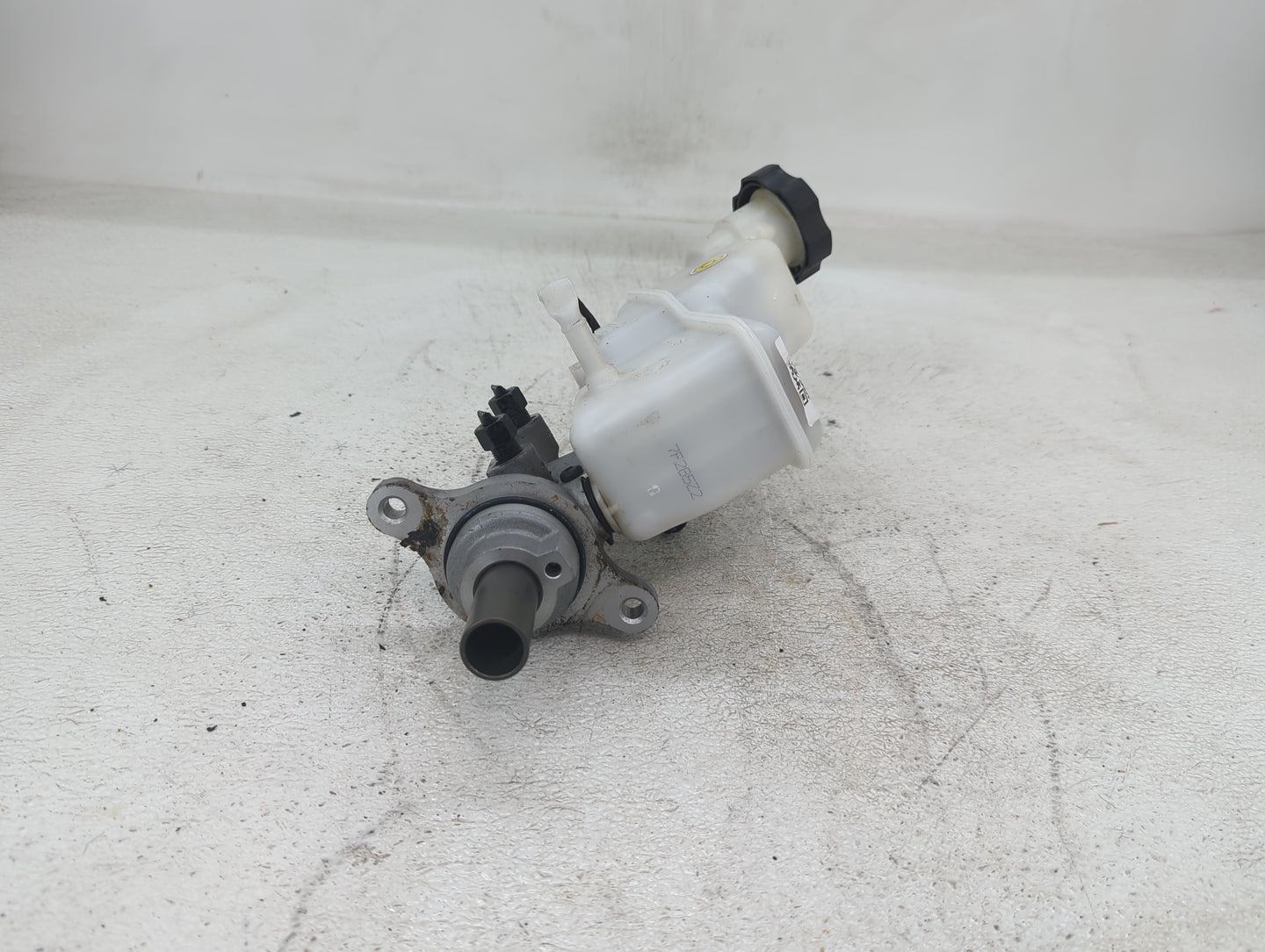 2016-2020 Kia Optima Brake Master Cylinder - Oemusedautoparts1.com