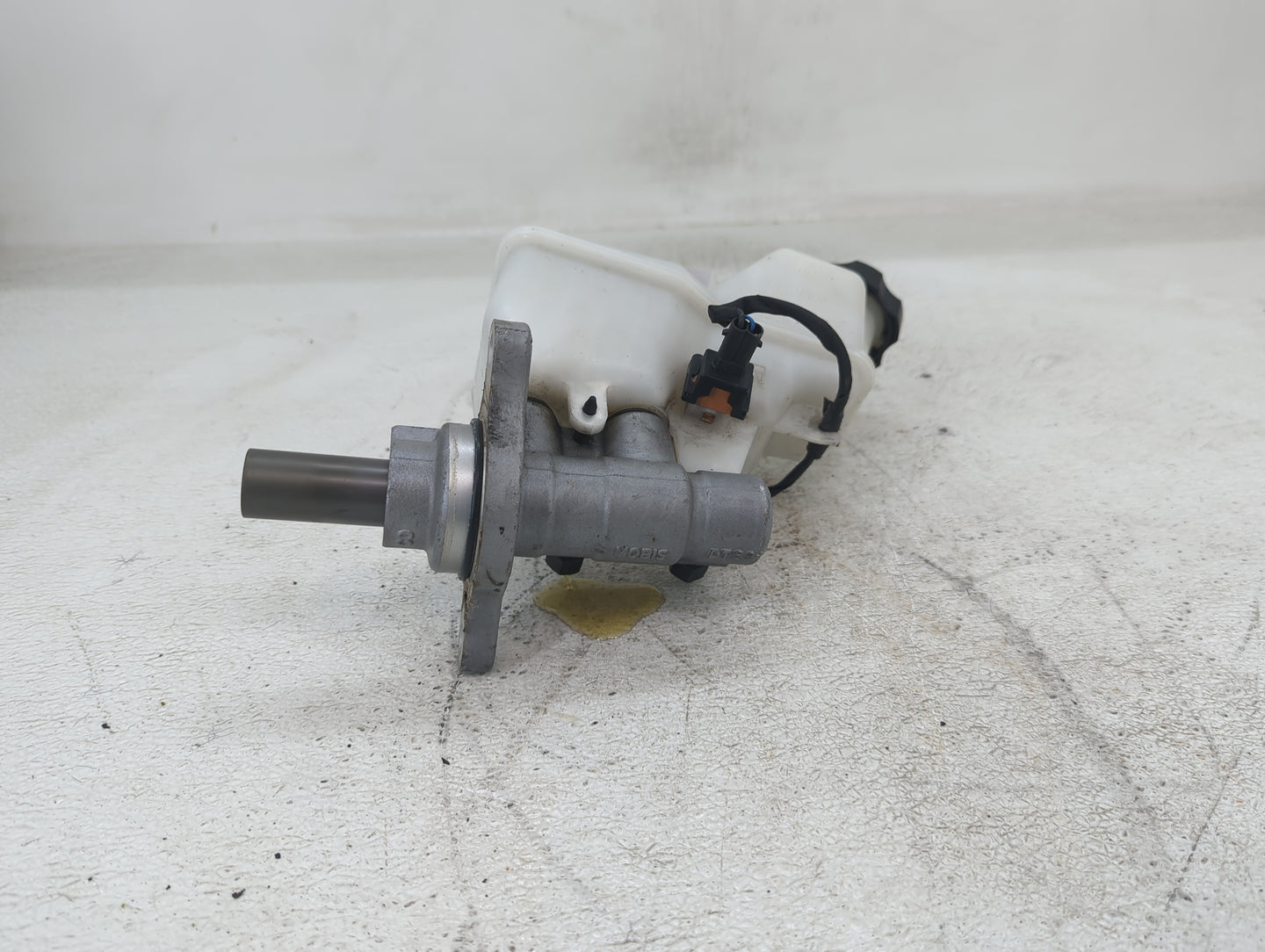 2016-2020 Kia Optima Brake Master Cylinder - Oemusedautoparts1.com