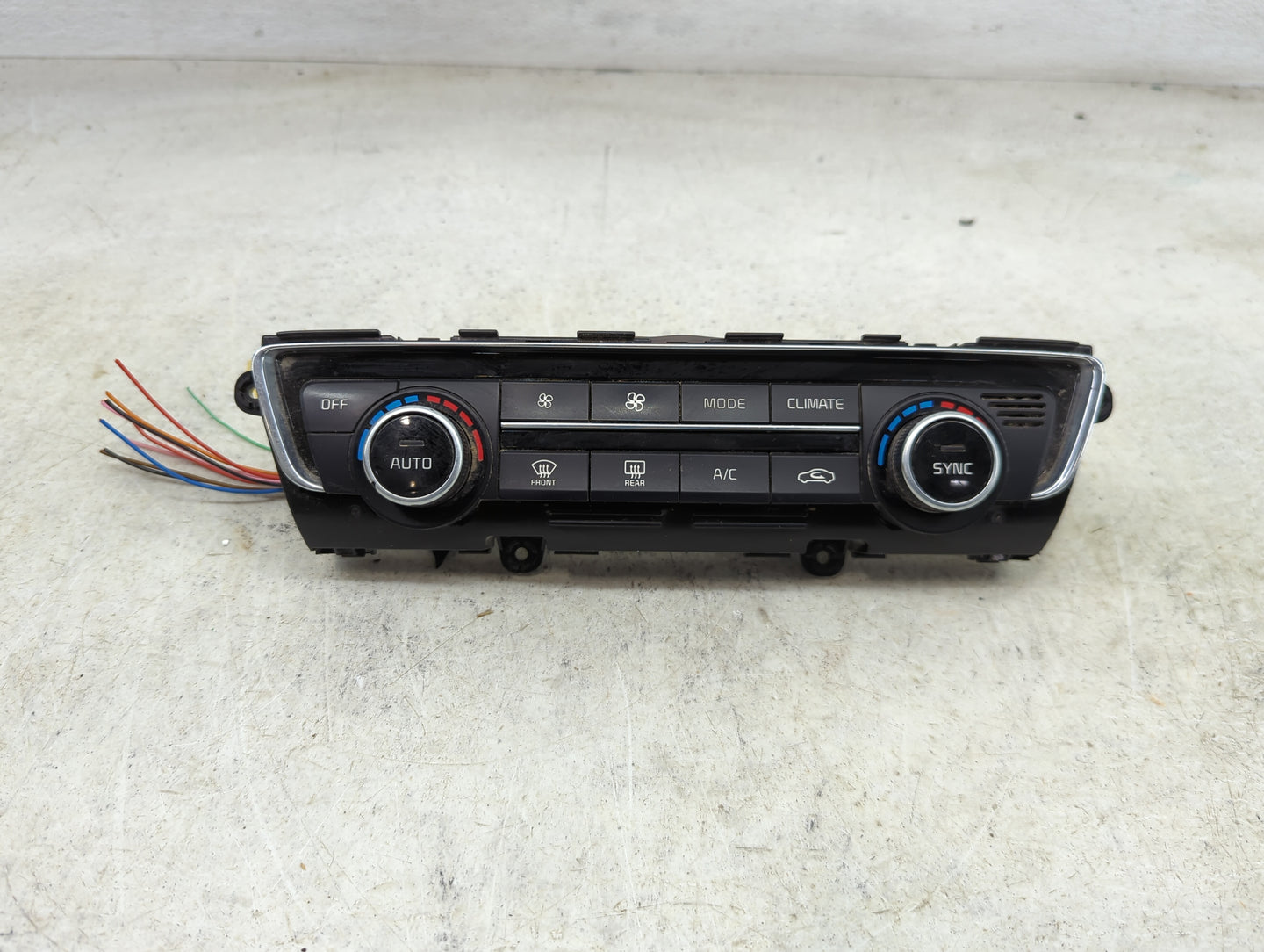 2018 Kia Optima Climate Control Module Temperature AC/Heater Replacement P/N:97250-D5701 Fits OEM Used Auto Parts - Oemuseda