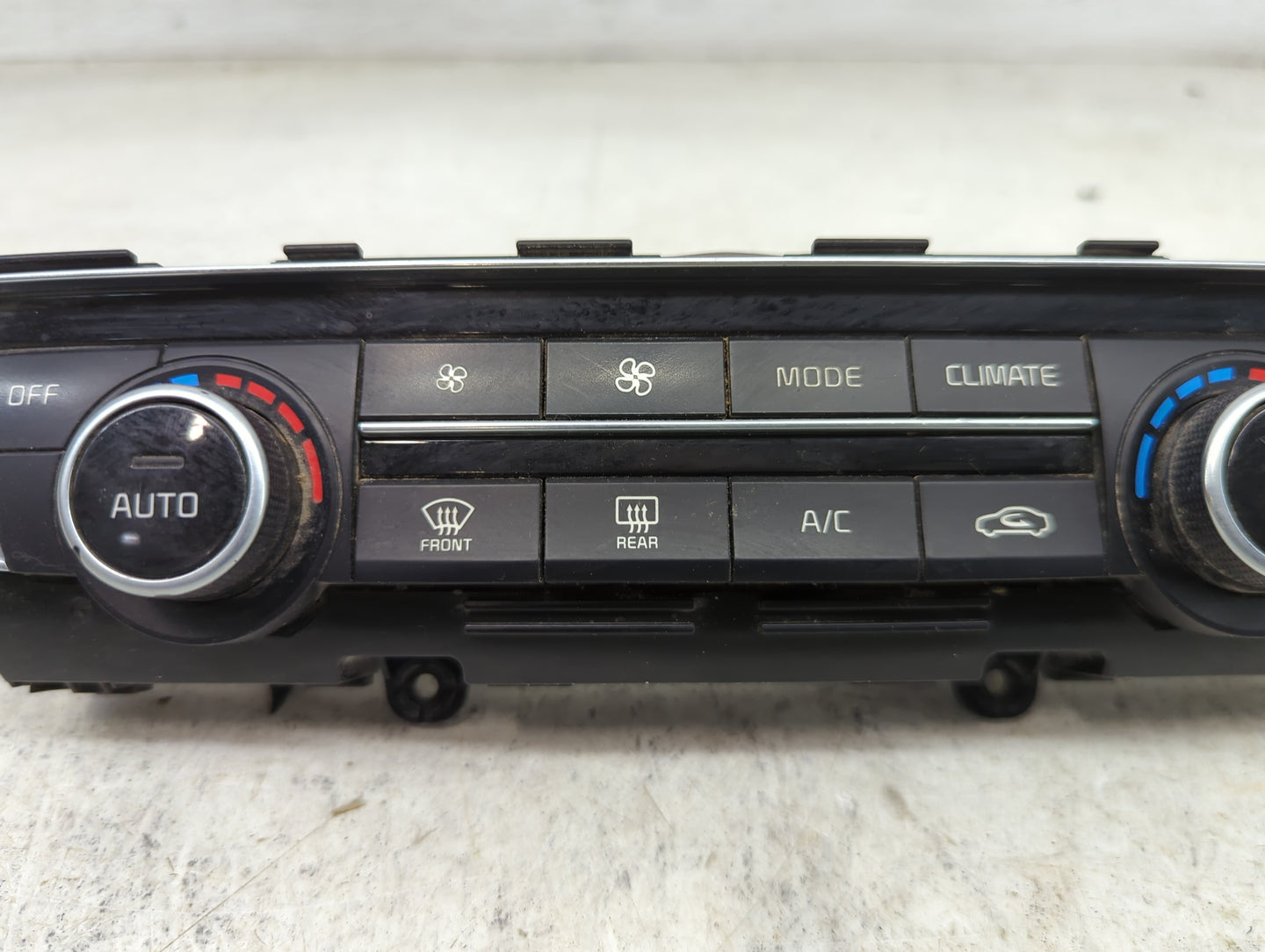 2018 Kia Optima Climate Control Module Temperature AC/Heater Replacement P/N:97250-D5701 Fits OEM Used Auto Parts - Oemuseda