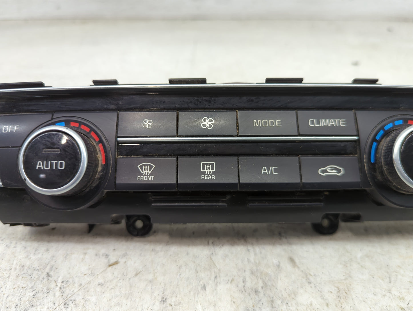 2018 Kia Optima Climate Control Module Temperature AC/Heater Replacement P/N:97250-D5701 Fits OEM Used Auto Parts - Oemuseda