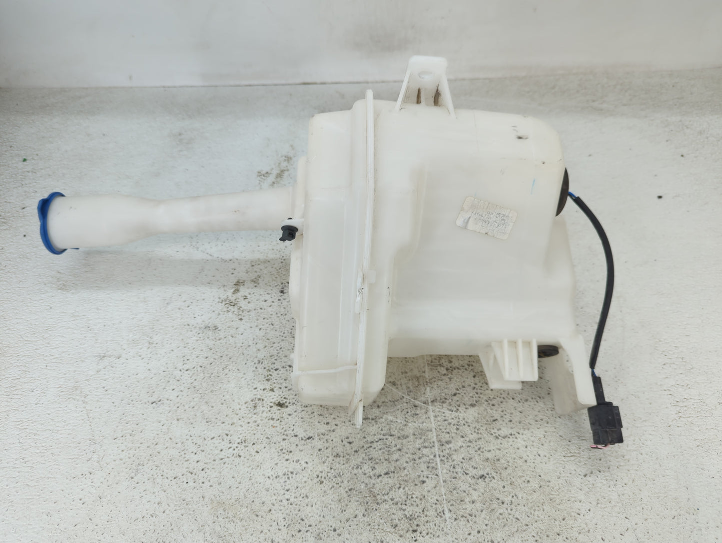 2016-2020 Kia Optima Windshield Washer Fluid Reservoir Bottle Oem - Oemusedautoparts1.com